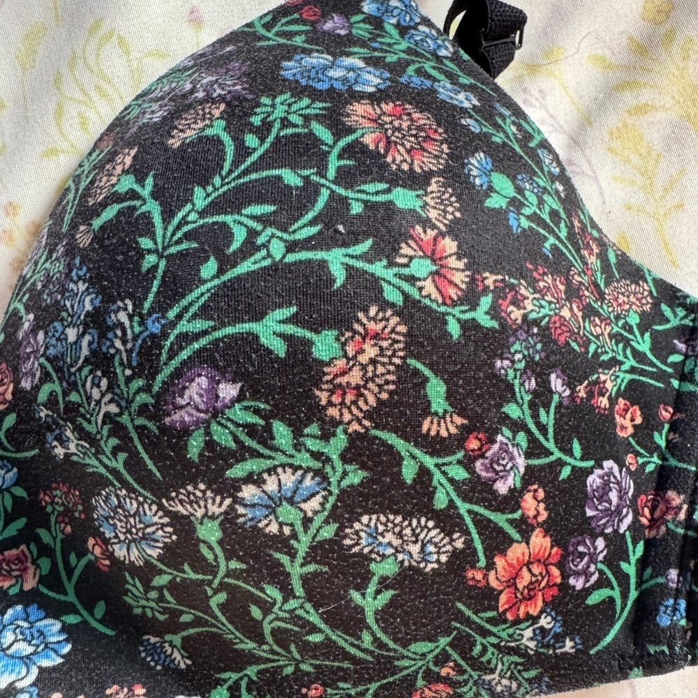 4/$25 B’tempted Floral Black Bra wireless 36B - Picture 2 of 4